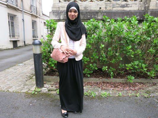 "Ta jupe est trop longue..."