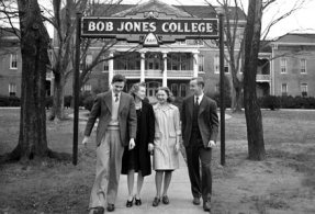 1940circa-cl000198-bjcsign-4students