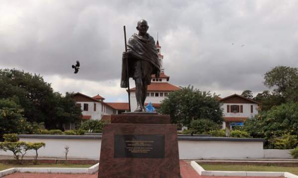 gandhi statue